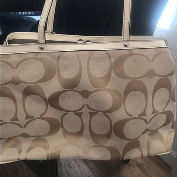 Coach Handbag - Picture 2 of 4